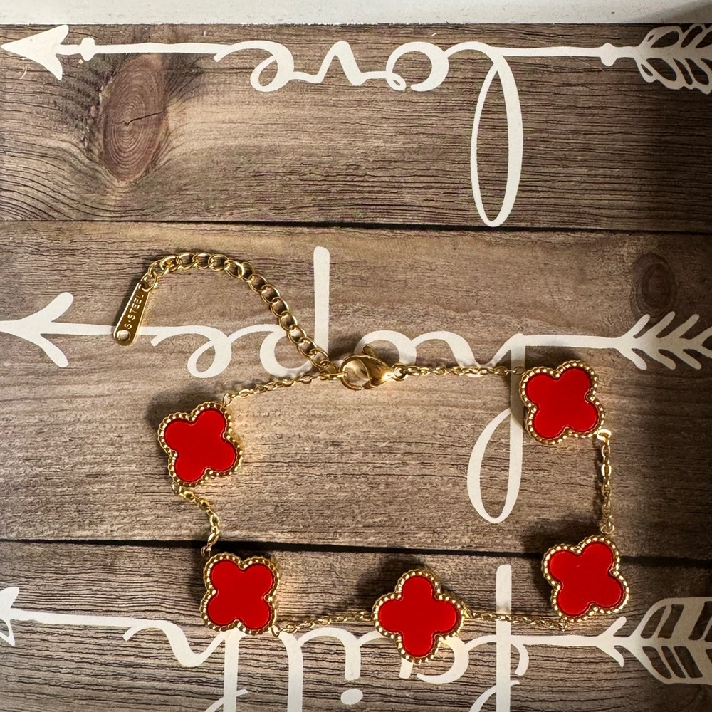 Clover bracelet